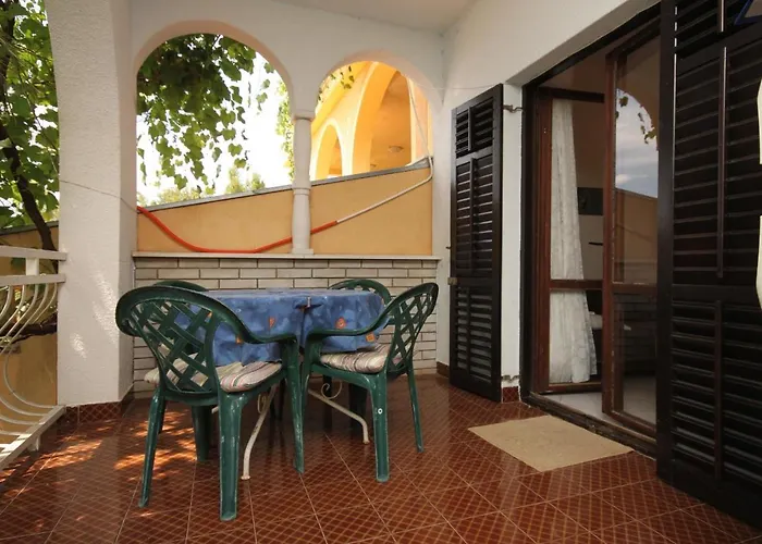 Appartamento By The Sea Starigrad, Paklenica - 6592 *